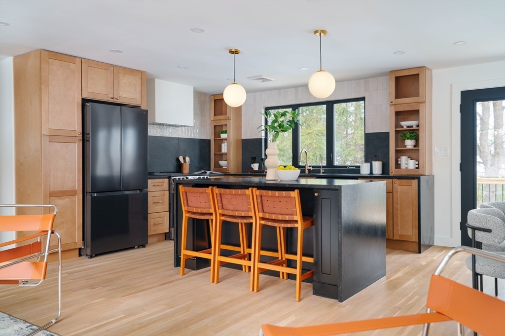 8 Emily Road Framingham, MA 01701 - Photo 6 of 42