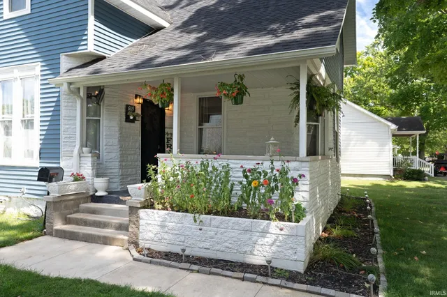 $275,000 | 609 Jefferson Street, Covington, IN 47932