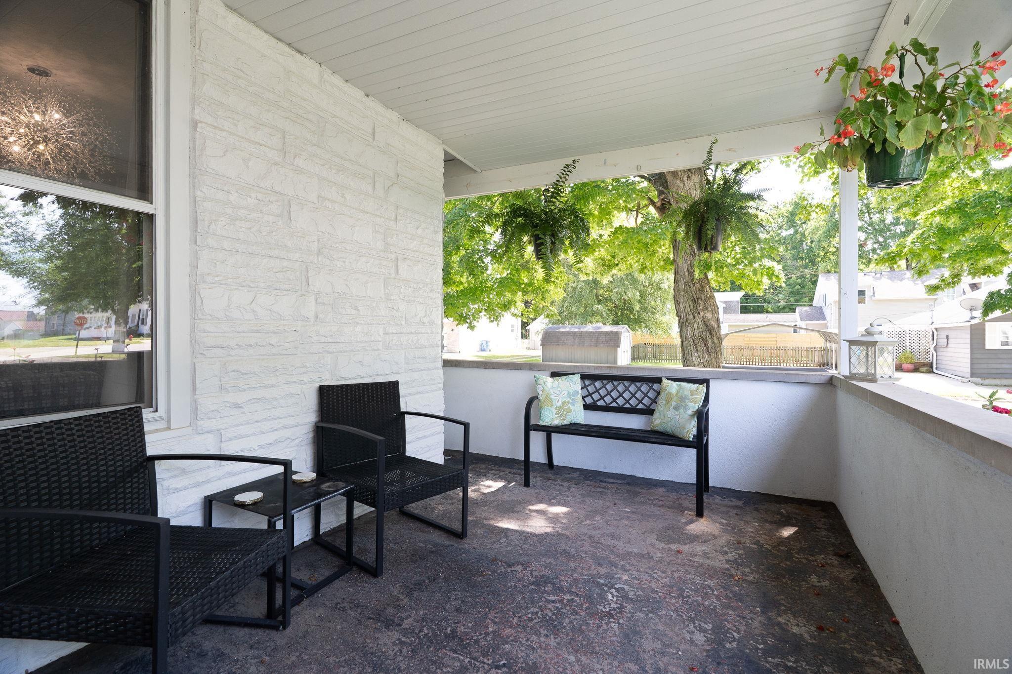 609 Jefferson Street Covington, IN 47932 - Photo 4 of 36