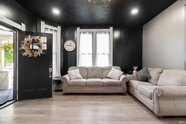 $275,000 | 609 Jefferson Street, Covington, IN 47932