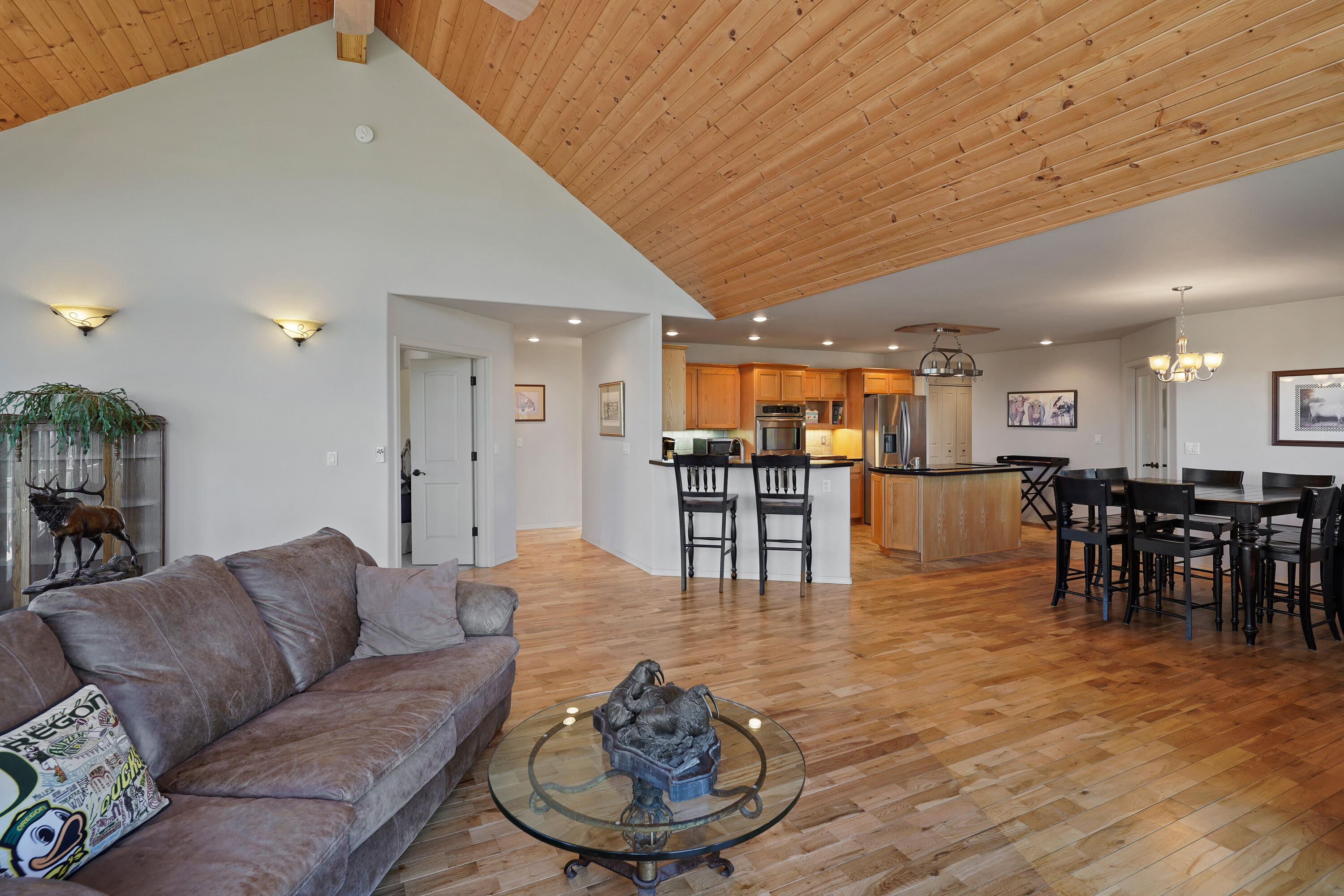 9403 Southwest Panorama Road Terrebonne, OR 97760 - Photo 25 of 51 Open concept living.