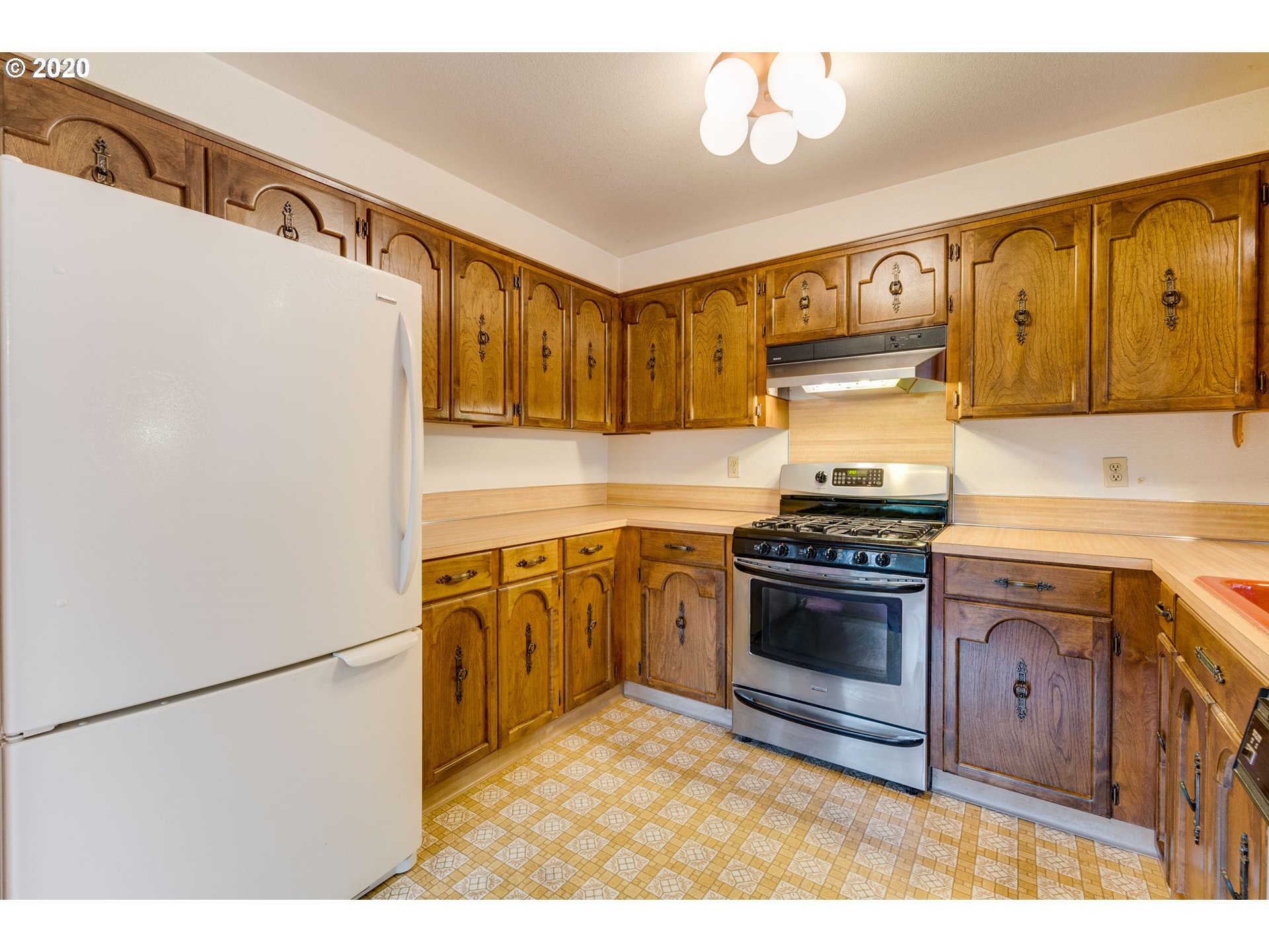 3612 Southwest Custer Street Portland, OR 97219 - Photo 11 of 32 Gallery Image 11