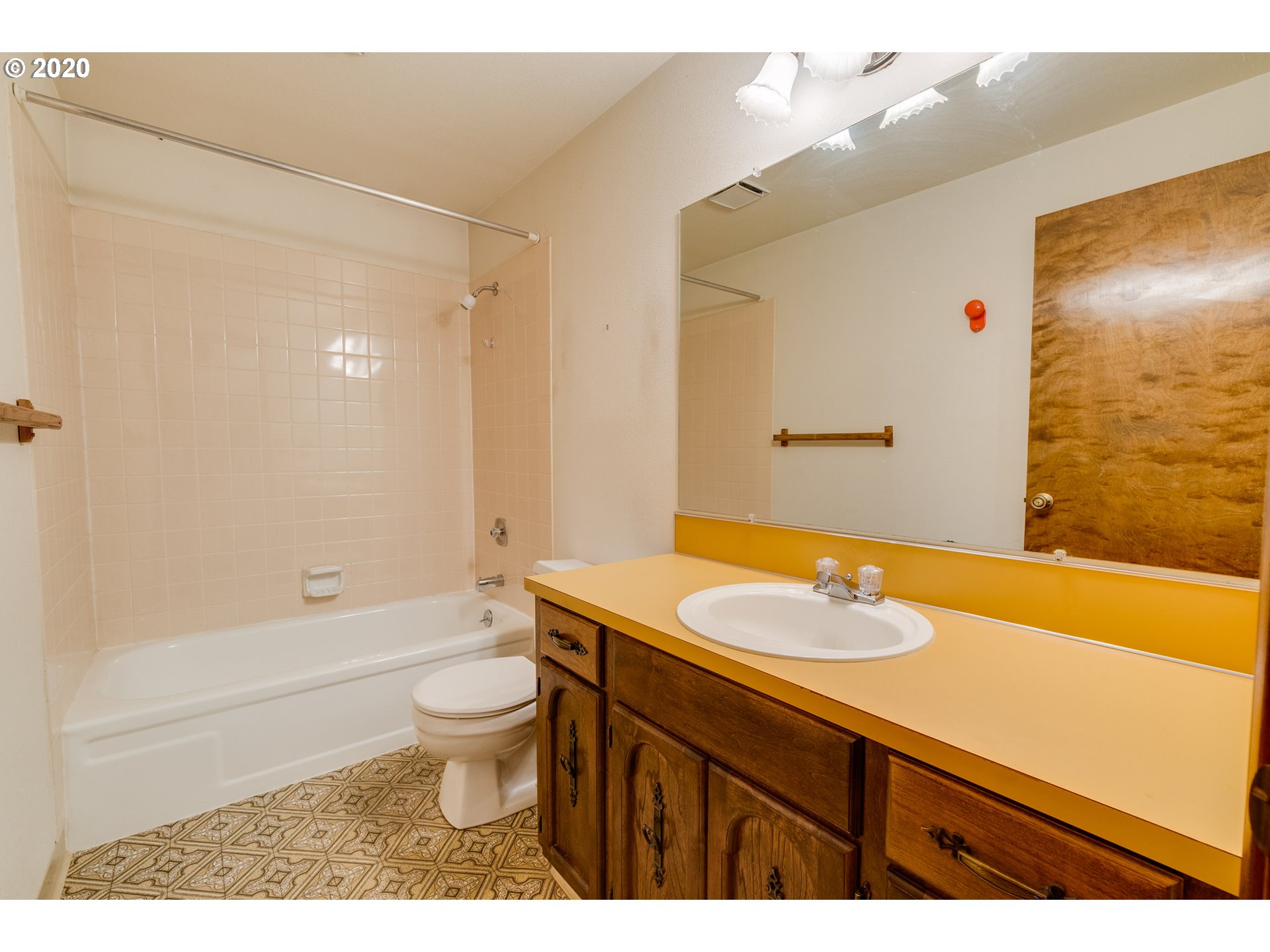 3612 Southwest Custer Street Portland, OR 97219 - Photo 20 of 32 Gallery Image 20