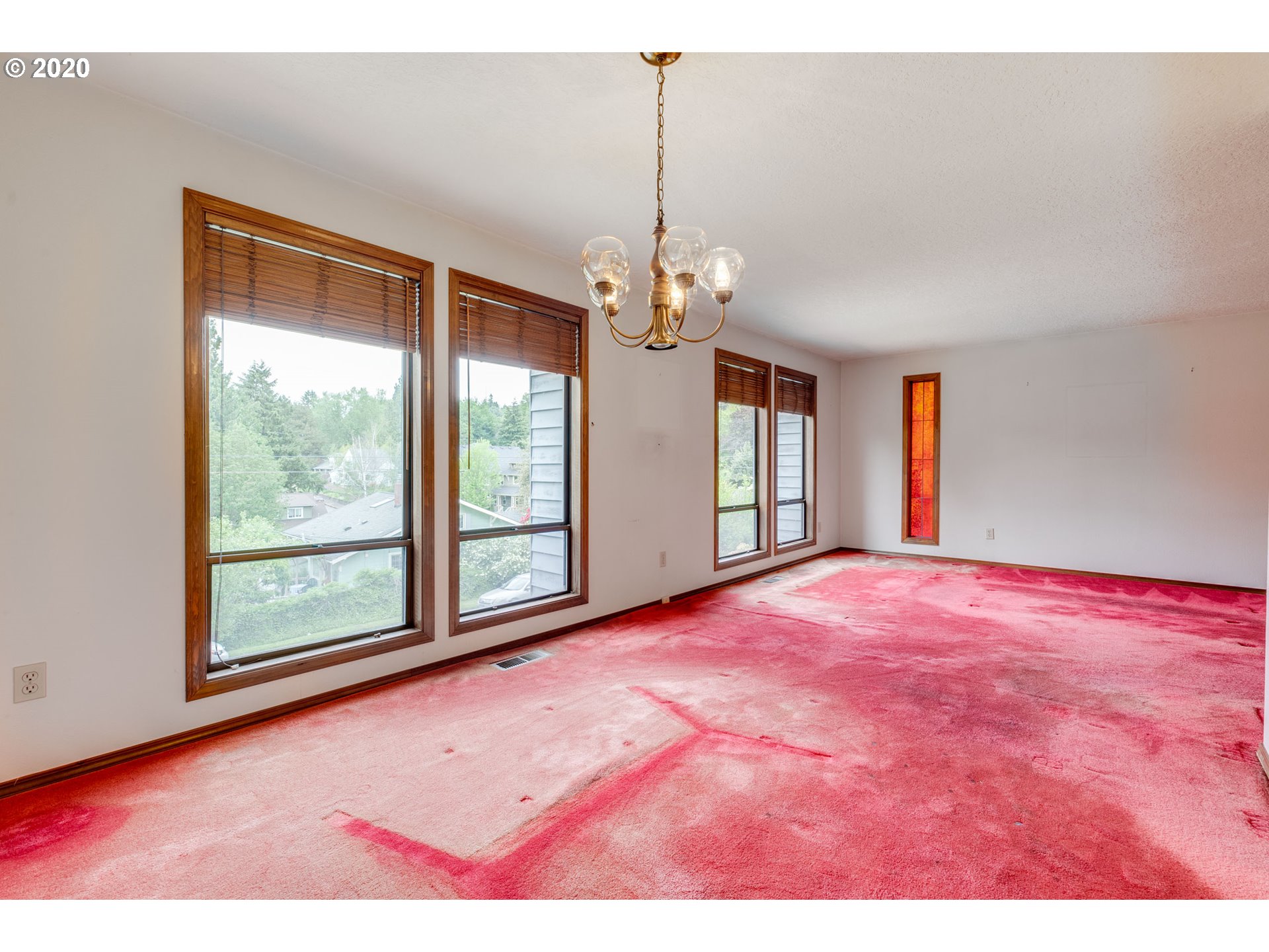 3612 Southwest Custer Street Portland, OR 97219 - Photo 9 of 32 Gallery Image 9