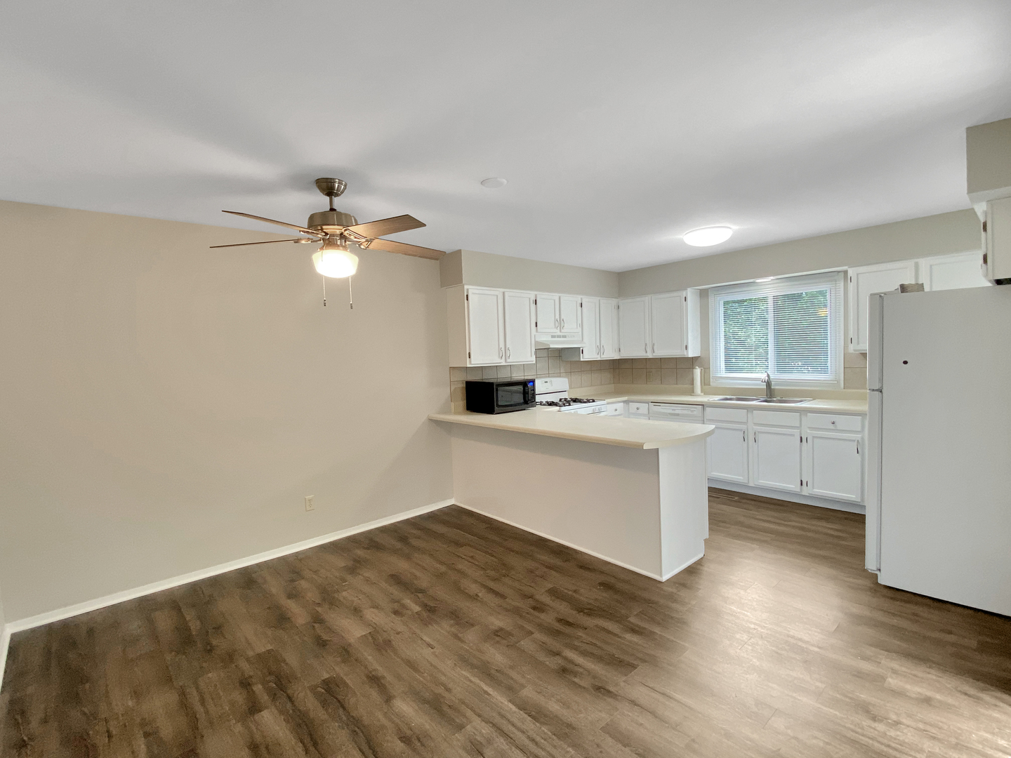 36934 Illinois Rte 59, Unit 2 Ingleside, IL 60041 - Photo 3 of 9