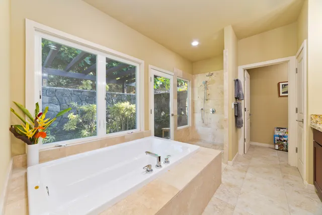 $3,385,000 | 77-145 Kalaniuka Street, Holualoa, HI 96725