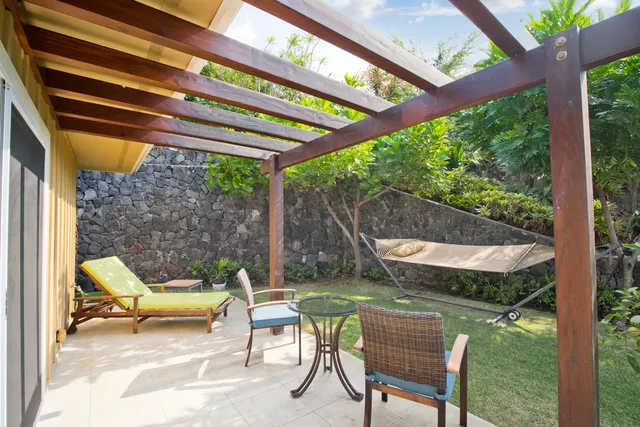 $3,385,000 | 77-145 Kalaniuka Street, Holualoa, HI 96725