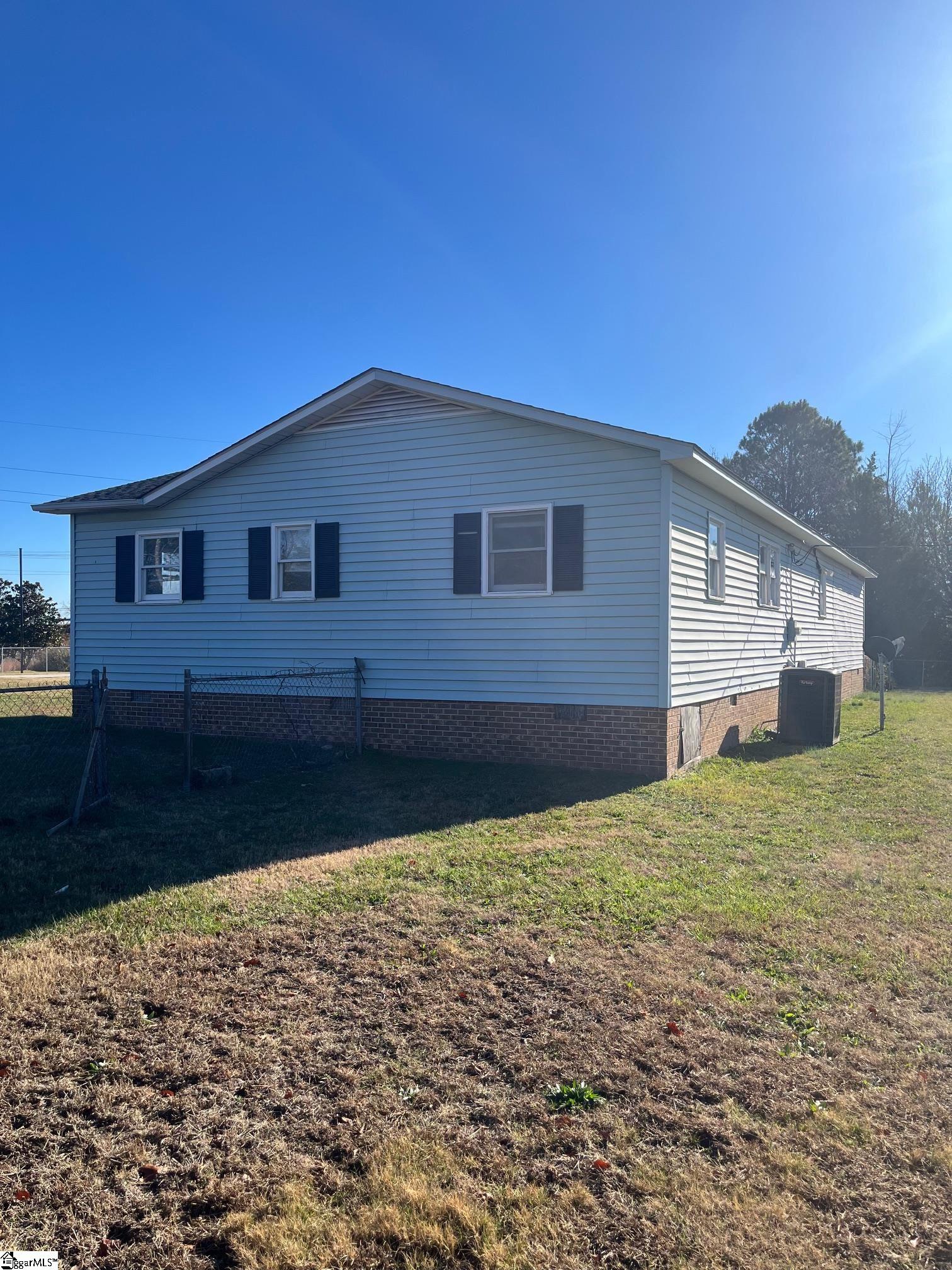 199 Shortie Street Greer, SC 29651 - Photo 2 of 20