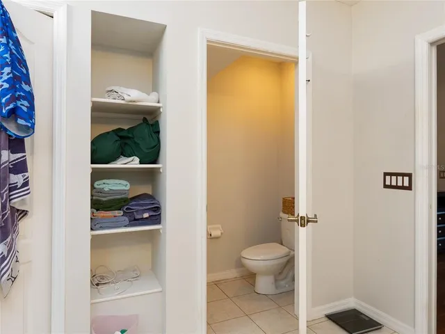a bathroom with a toilet