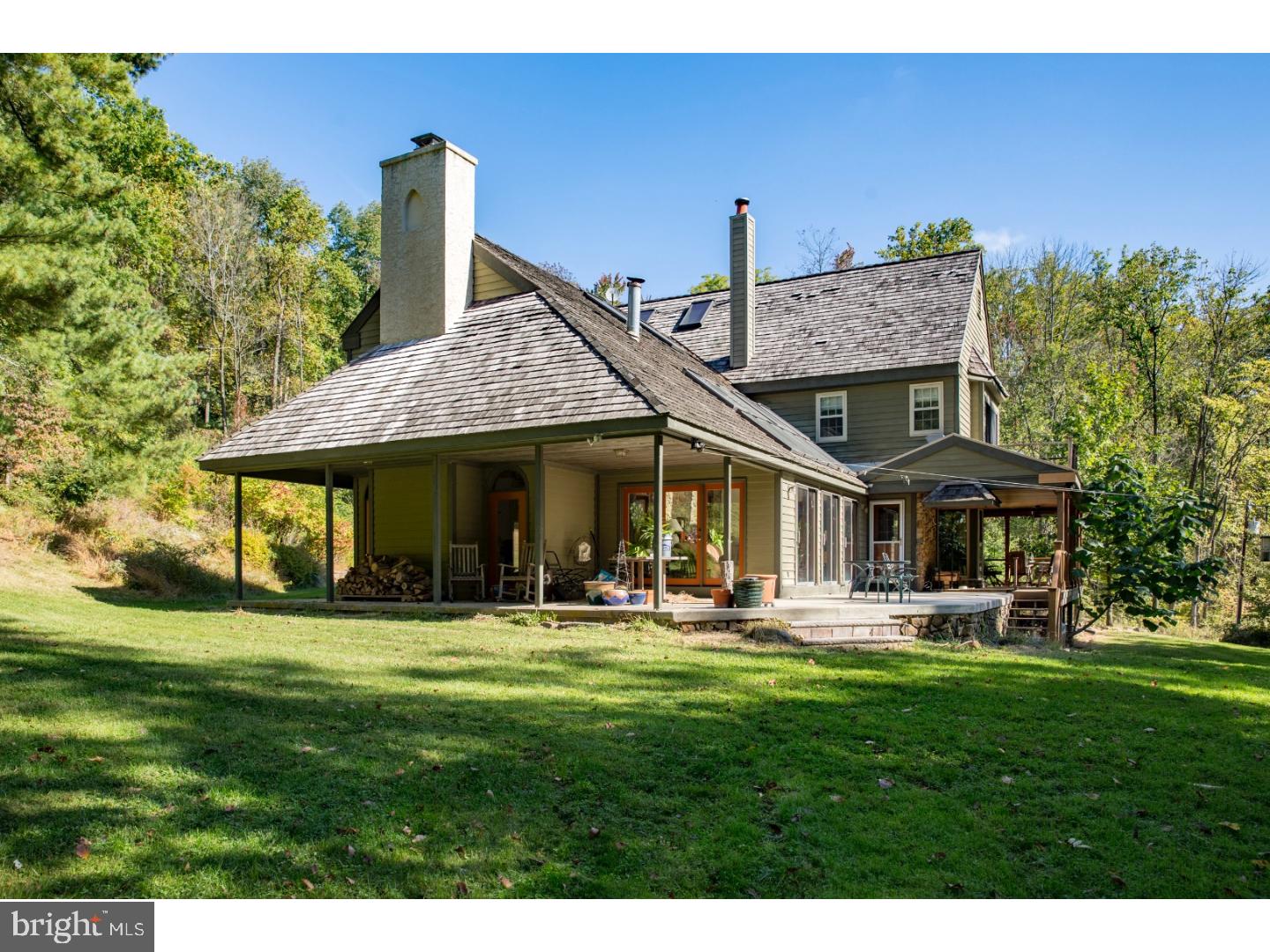 1223 Eagle Road Newtown, PA 18940 - Photo 11 of 20 Exterior Back