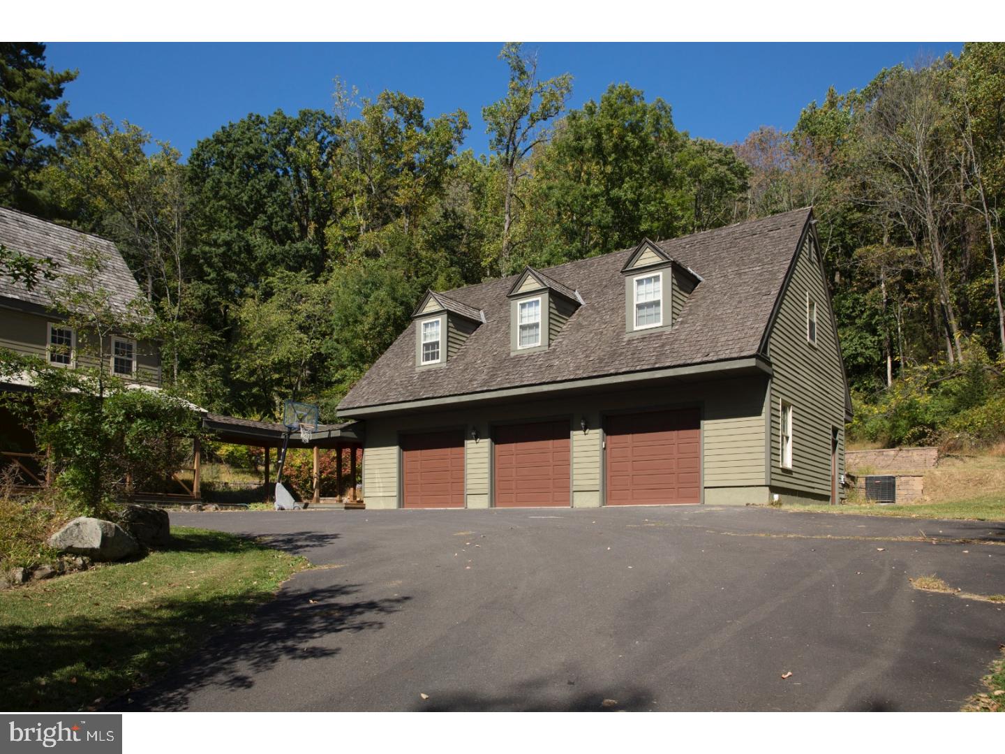 1223 Eagle Road Newtown, PA 18940 - Photo 16 of 20 Garage