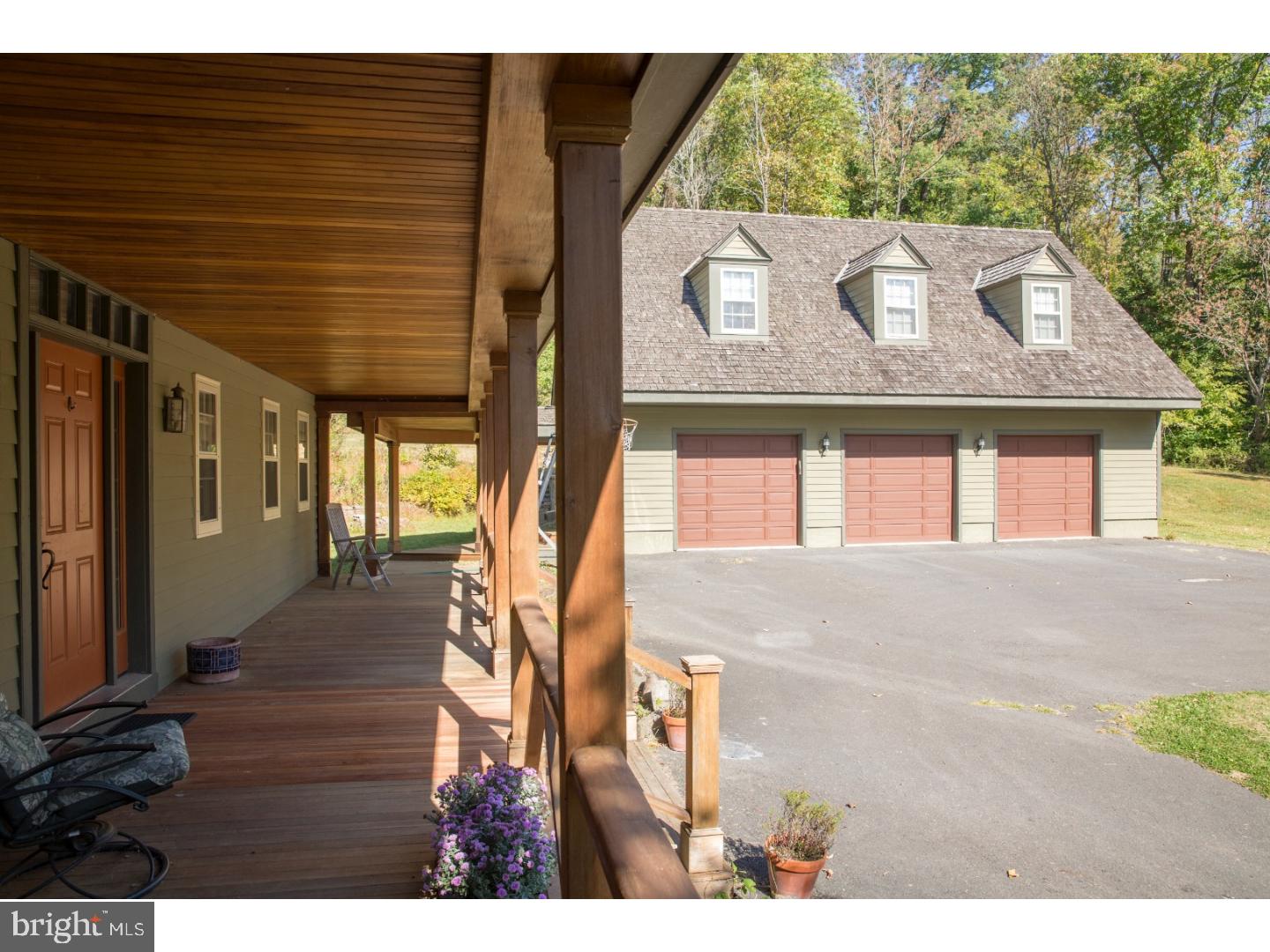 1223 Eagle Road Newtown, PA 18940 - Photo 10 of 20 Garage