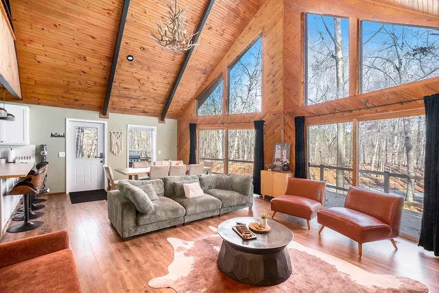 $389,000 | 10205 Lost Canyon Drive, Stanwood, MI 49346