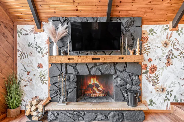 $389,000 | 10205 Lost Canyon Drive, Stanwood, MI 49346