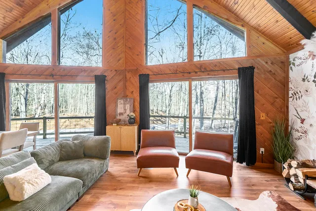 $389,000 | 10205 Lost Canyon Drive, Stanwood, MI 49346