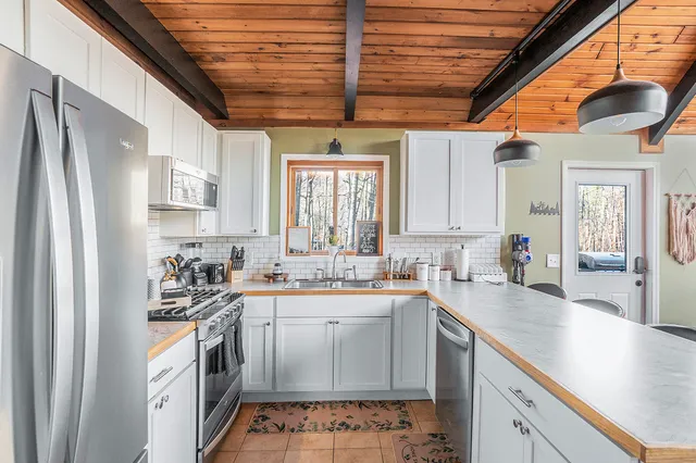 $389,000 | 10205 Lost Canyon Drive, Stanwood, MI 49346