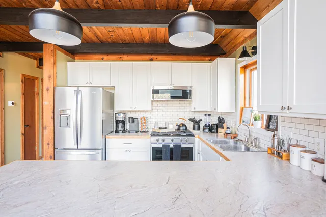 $389,000 | 10205 Lost Canyon Drive, Stanwood, MI 49346