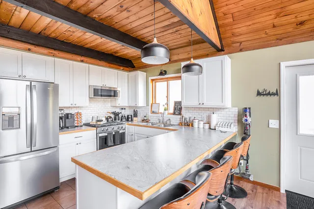 $389,000 | 10205 Lost Canyon Drive, Stanwood, MI 49346