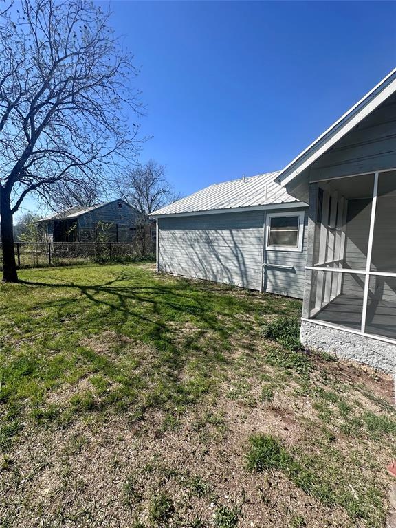 302 Ripley Street Coleman, TX 76834 - Photo 3 of 35