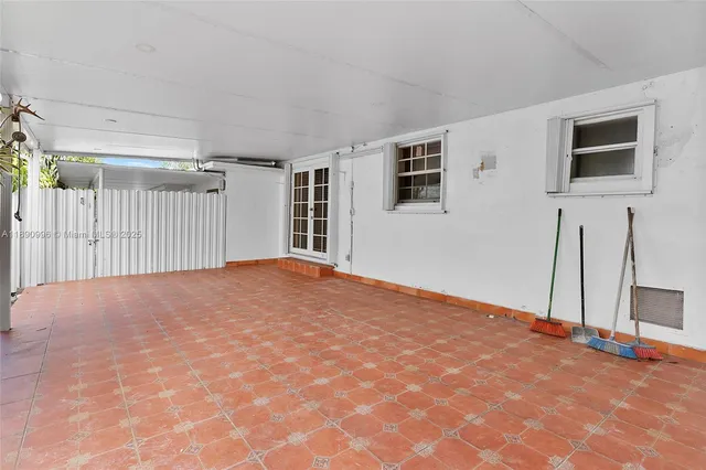 a view of a livingroom with an empty space