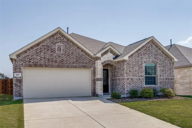 $1,750 | 1207 Mesquite Lane, Princeton, TX 75407