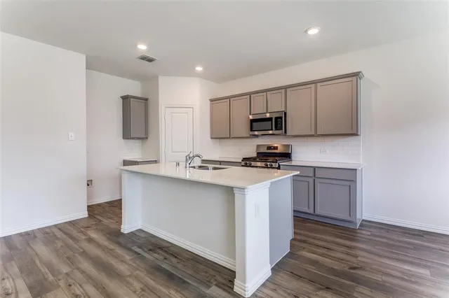 $1,750 | 1207 Mesquite Lane, Princeton, TX 75407