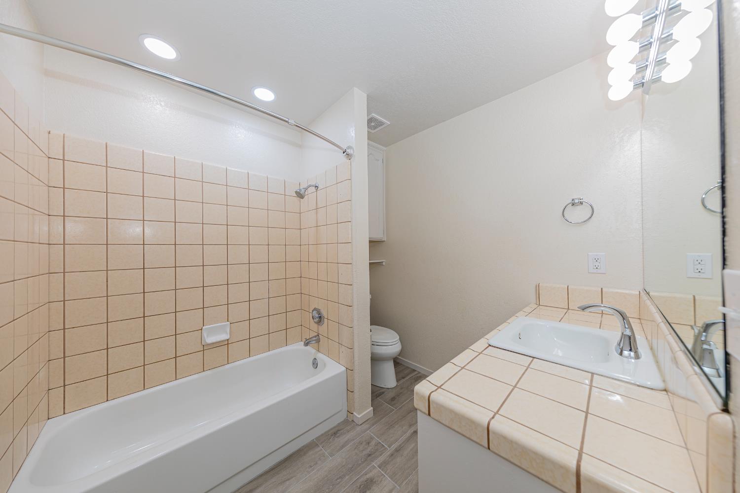 49400 River Park Road, Unit 45 Oakhurst, CA 93644 - Photo 16 of 29