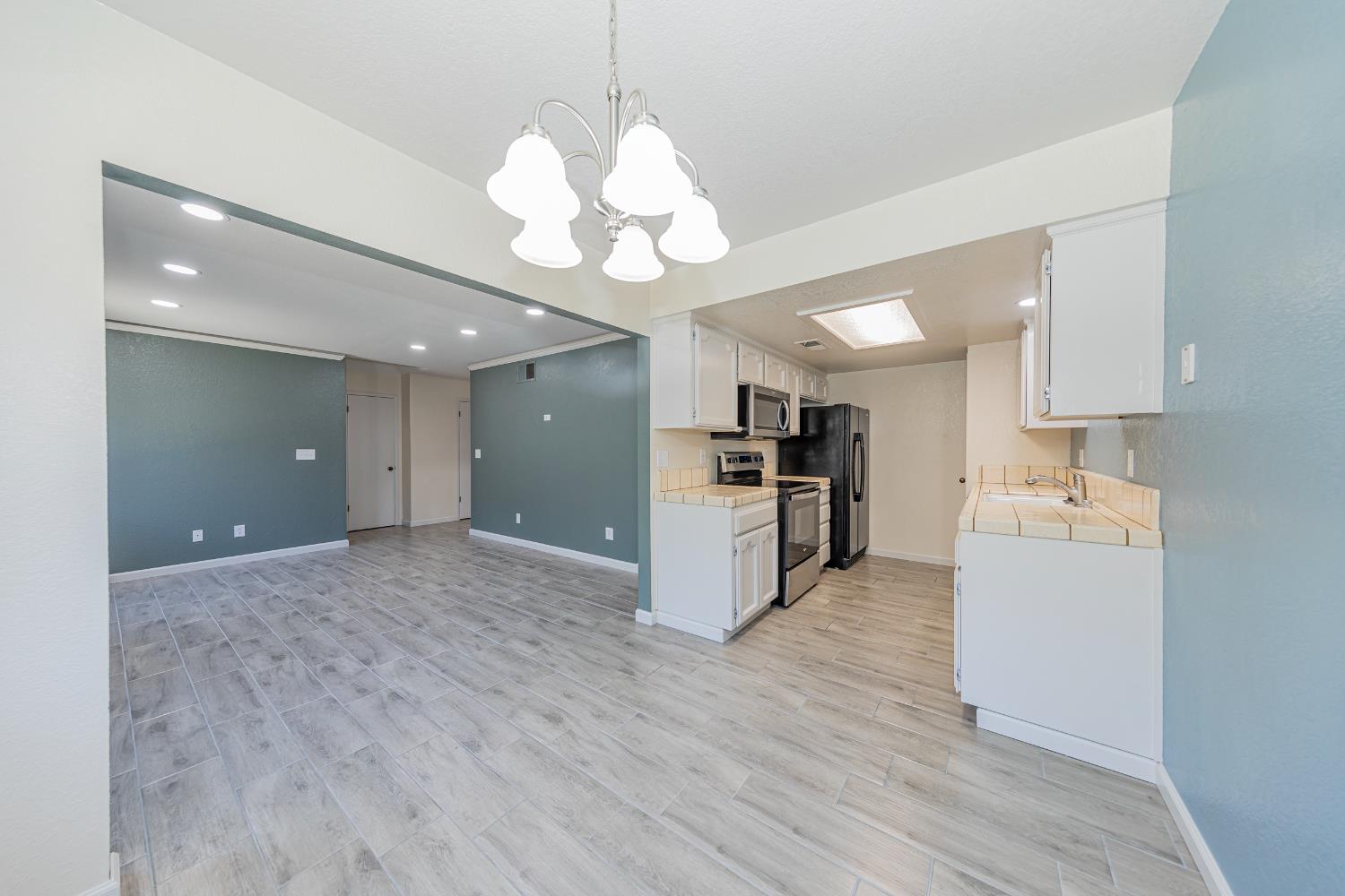 49400 River Park Road, Unit 45 Oakhurst, CA 93644 - Photo 9 of 29