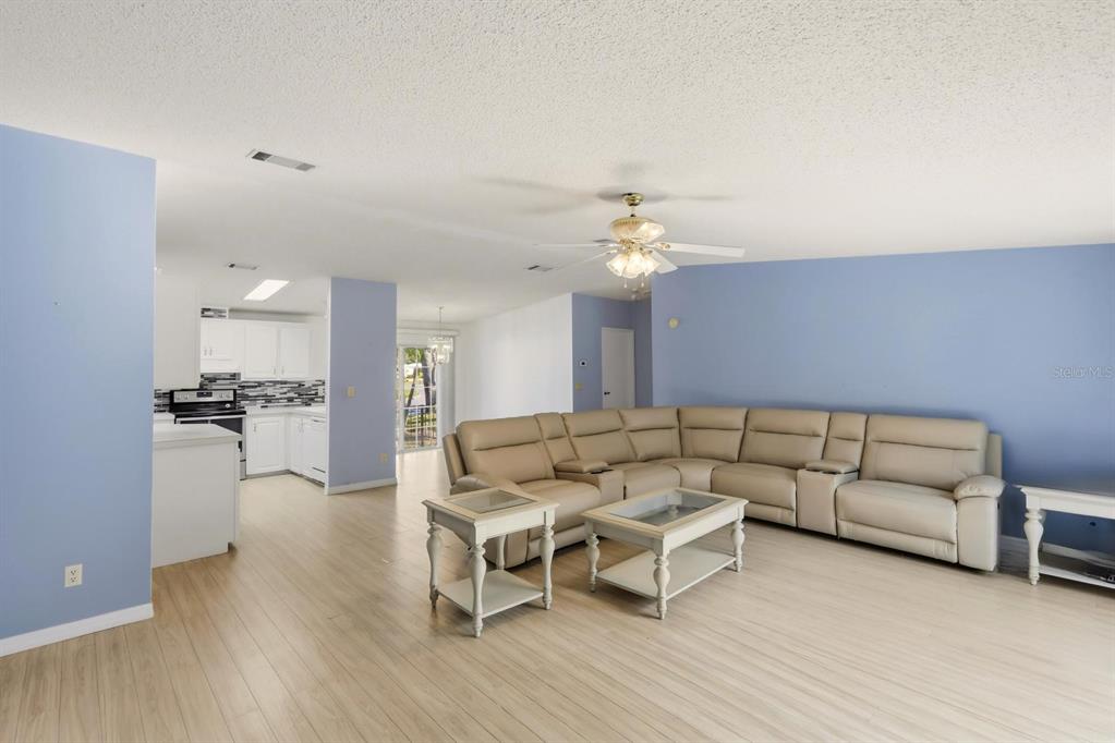 8414 Castle Garden Road Palmetto, FL 34221 - Photo 10 of 35