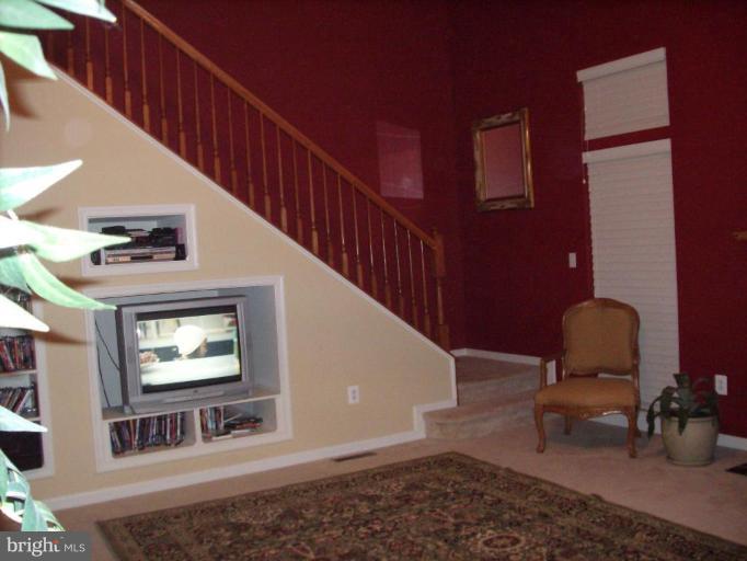 905 Strausberg Street Accokeek, MD 20607 - Photo 4 of 9 Family Room
