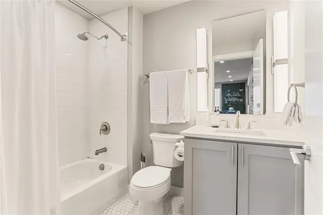 $325,000 | 900 Bartholomew Street, Unit 316, New Orleans, LA 70117