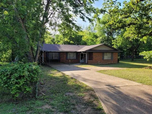 $175,000 | 410 22nd Street Southwest, Paris, TX 75460