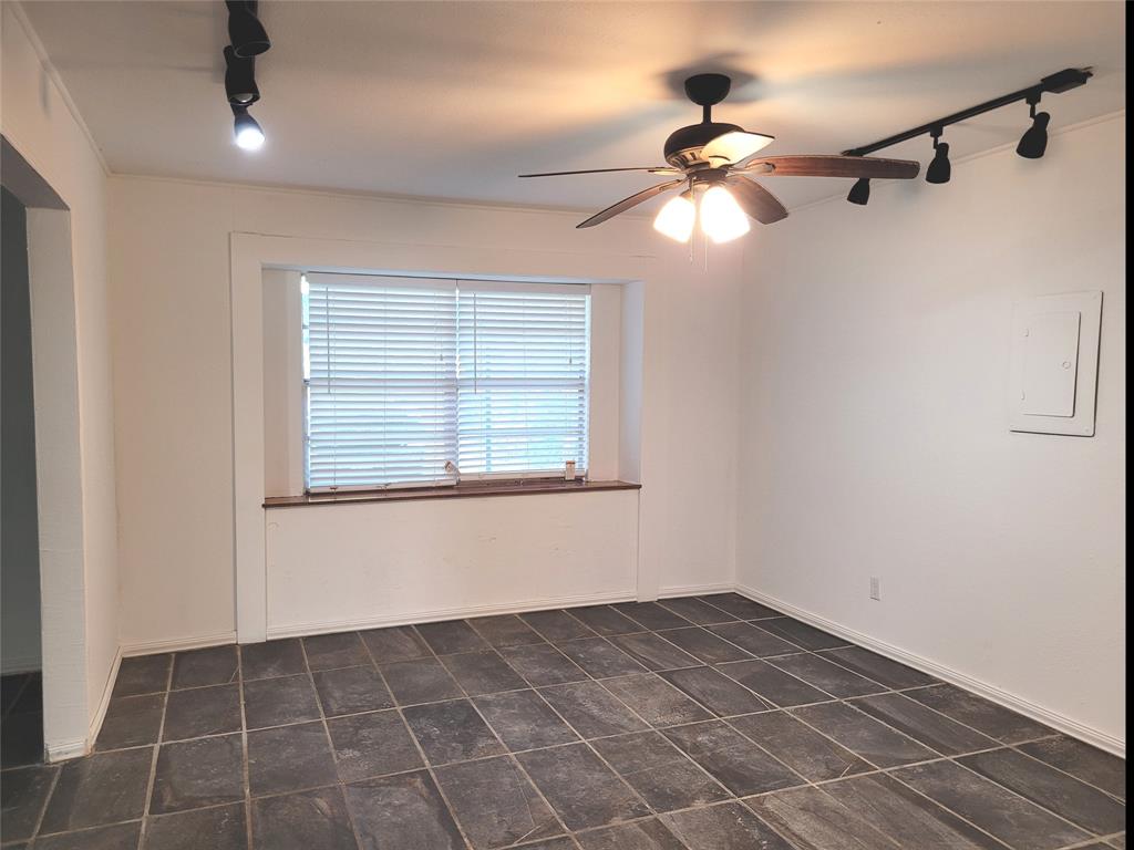 410 22nd Street Southwest Paris, TX 75460 - Photo 12 of 40