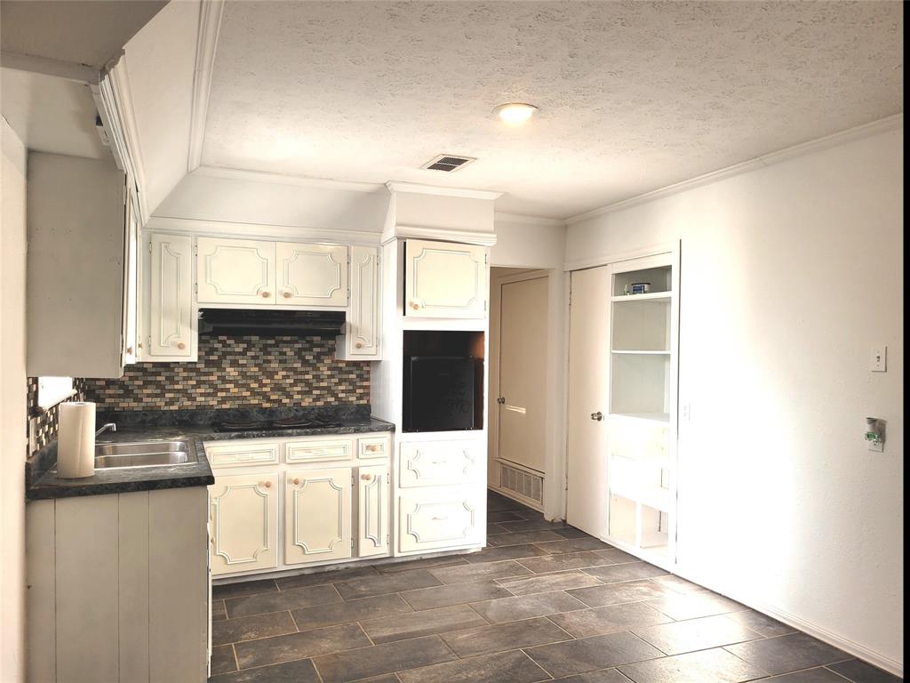 410 22nd Street Southwest Paris, TX 75460 - Photo 18 of 40