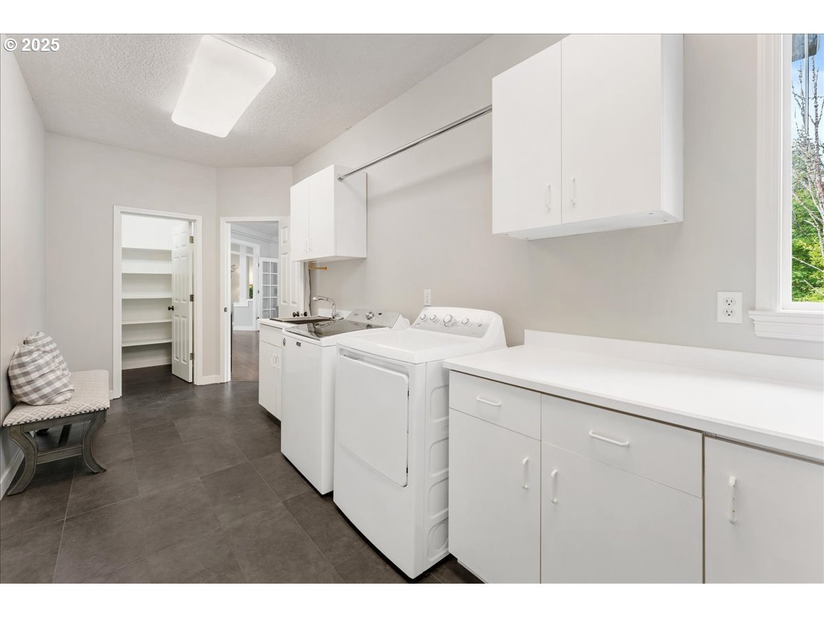 28563 Southwest Cascade Loop Wilsonville, OR 97070 - Photo 23 of 32 Gallery Image 23