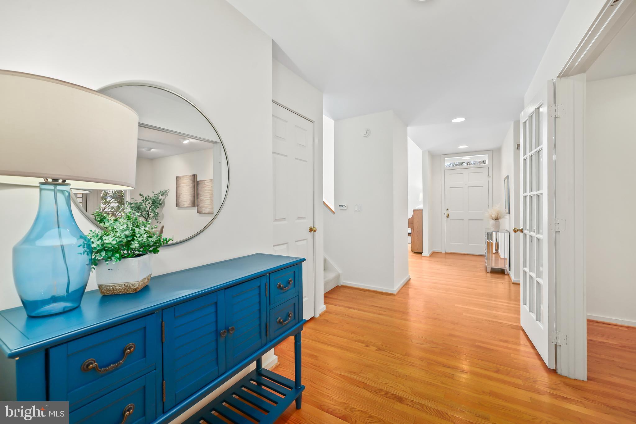 11573 Hemingway Drive Reston, VA 20194 - Photo 3 of 55