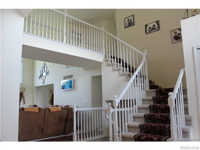 6578 Chatham Circle Rochester, MI 48306 - Photo 14 of 29 bridge & stairway.jpg