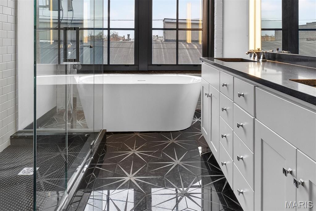 2647 Locust Street, Unit 2R St. Louis, MO 63103 - Photo 17 of 29