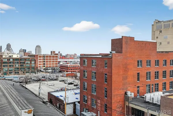 $2,950 | 2647 Locust Street, Unit 2R, St. Louis, MO 63103