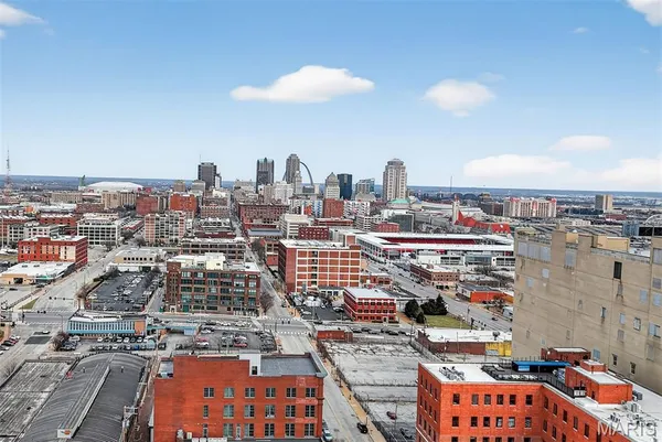 $2,950 | 2647 Locust Street, Unit 2R, St. Louis, MO 63103