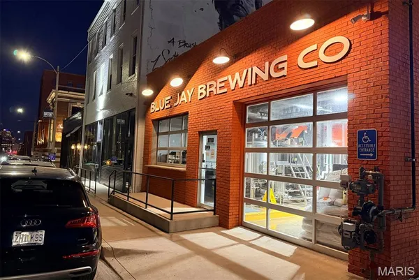 $2,950 | 2647 Locust Street, Unit 2R, St. Louis, MO 63103