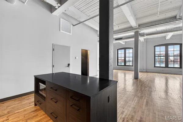 $2,950 | 2647 Locust Street, Unit 2R, St. Louis, MO 63103