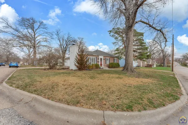 $149,900 | 3420 Southwest Huntoon Street, Topeka, KS 66604