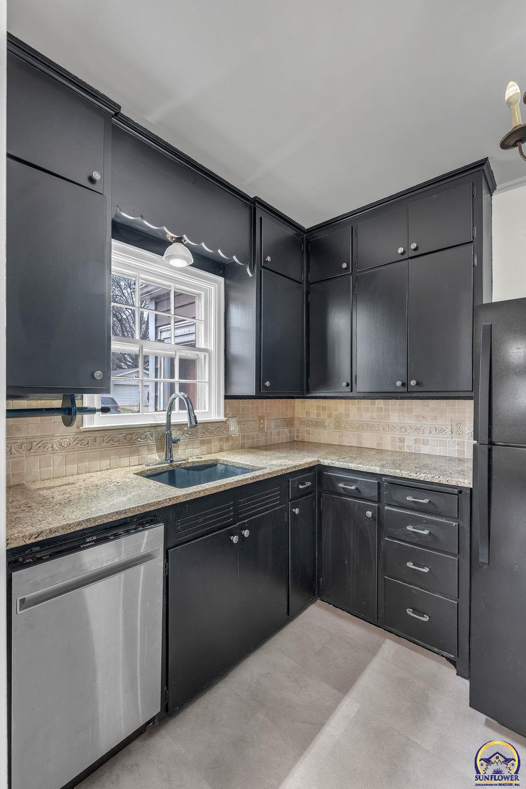 3420 Southwest Huntoon Street Topeka, KS 66604 - Photo 7 of 14