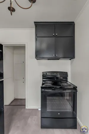 $149,900 | 3420 Southwest Huntoon Street, Topeka, KS 66604