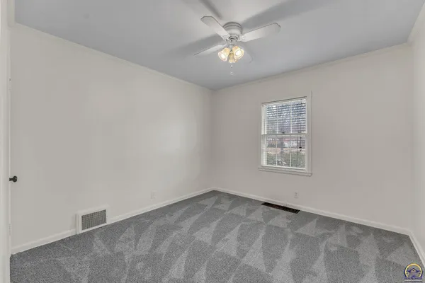 $149,900 | 3420 Southwest Huntoon Street, Topeka, KS 66604