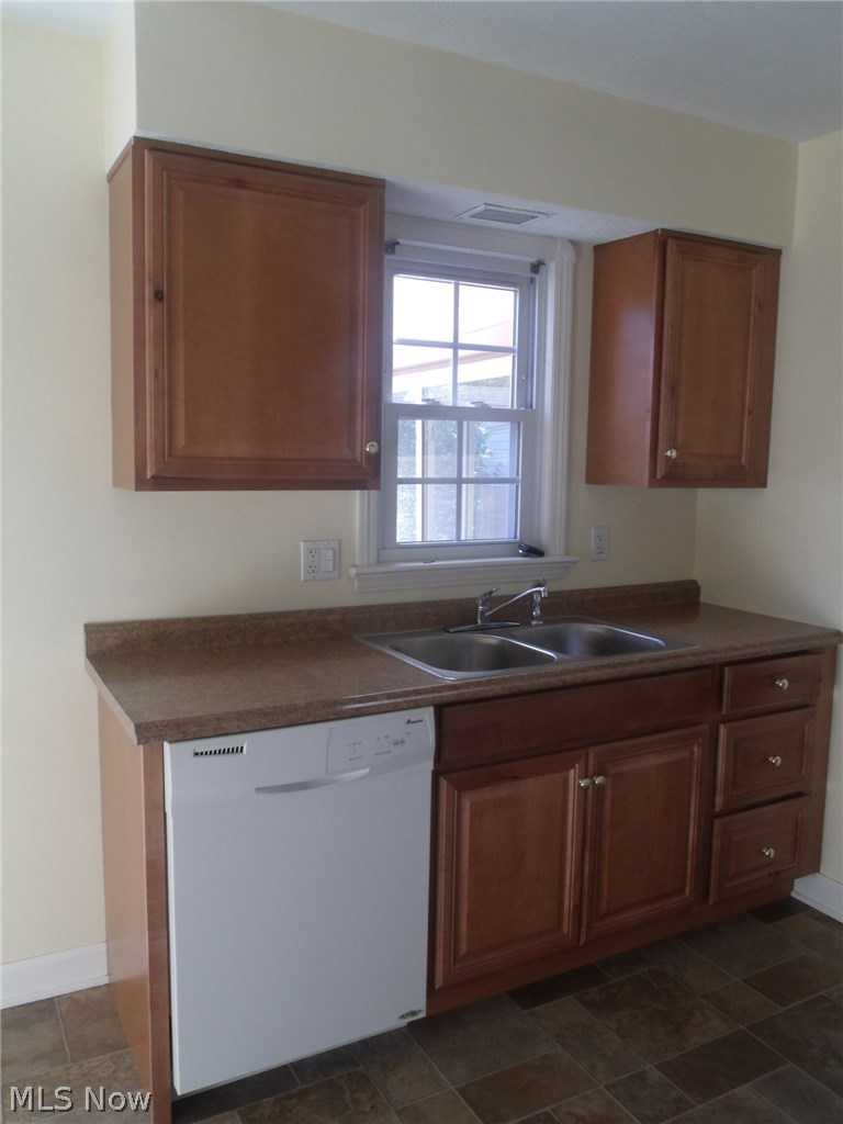 14419 Alger Road Cleveland, OH 44111 - Photo 7 of 35 Gallery Image 7