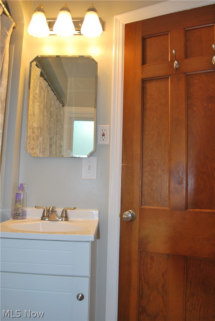 1380 Winston Road Cleveland, OH 44121 - Photo 26 of 33 Gallery Image 26
