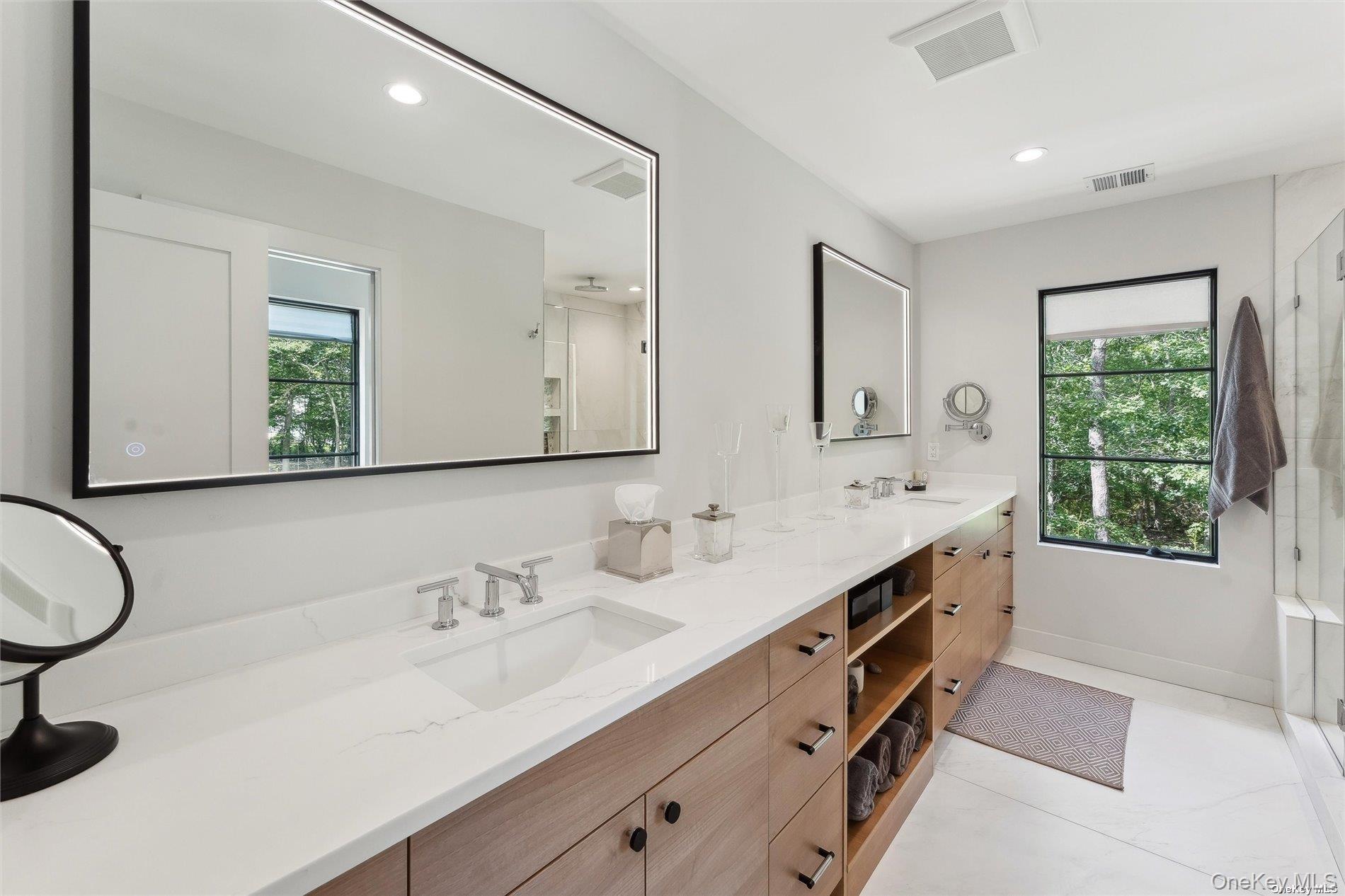 12 Old Main Road Quogue, NY 11959 - Photo 18 of 35 Primary Suite