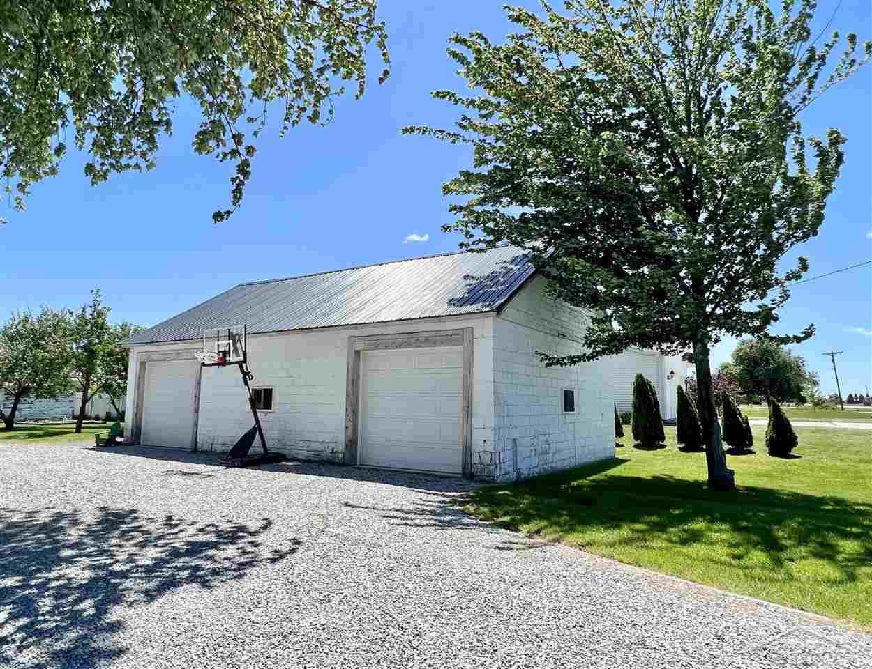 404 North Farley Road Bay City, MI 48708 - Photo 30 of 43 50079039-29.JPG